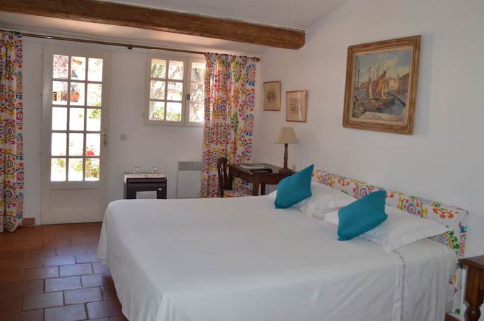 Imagen de la habitación del Hotel La Ferme D'augustin. Foto 18