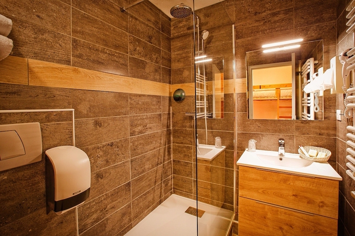 Imagen de la habitación del Hotel La Ferme De L'izoard. Foto 7