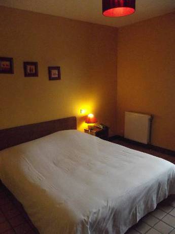 Imagen de la habitación del Hotel La Ferme De Mondésir. Foto 2