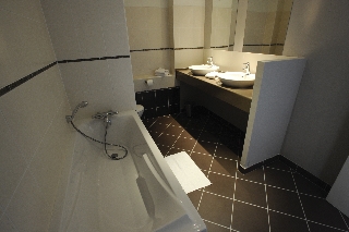 Imagen de la habitación del Hotel La Ferme Des Mares, The Originals Relais (relais Du Silence). Foto 12