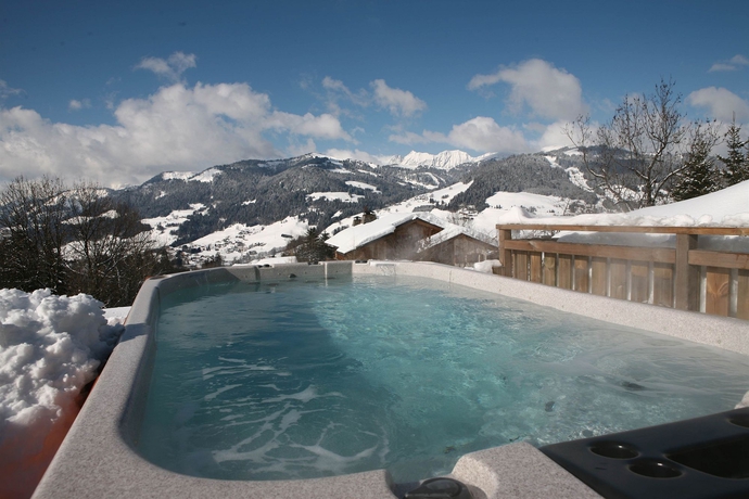 Imagen de los exteriores del Hotel La Ferme Du Golf. Foto 11