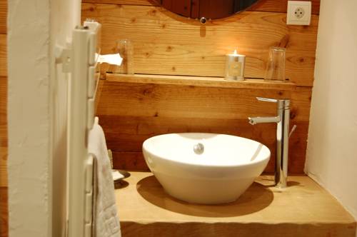 Imagen de la habitación del Hotel La Ferme. Foto 9
