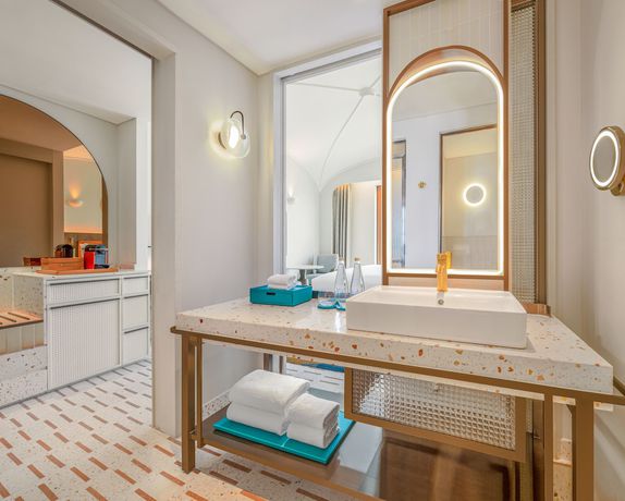 Imagen de la habitación del Hotel La Festa Phu Quoc, Curio Collection By Hilton. Foto 11