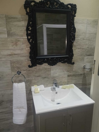 Imagen de la habitación del Hotel La Fiato Luxury Lodge. Foto 5