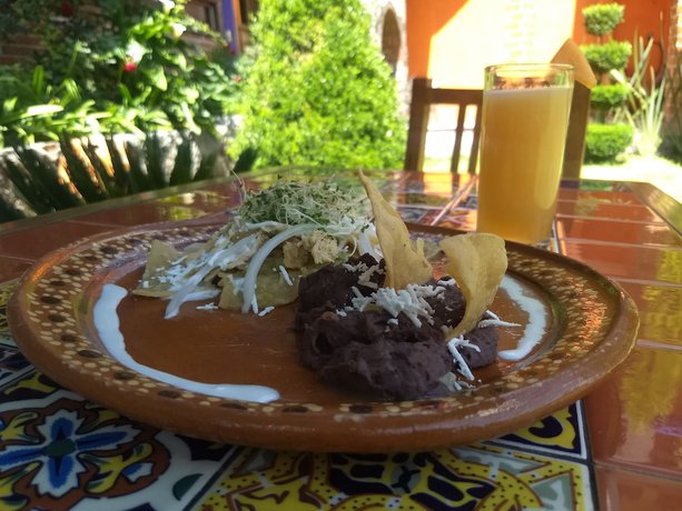 Imagen del bar/restaurante del Hotel La Finca Del Abuelo Teotihuacan. Foto 7