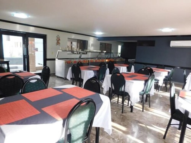 Imagen del bar/restaurante del Hotel La Finca, Hermosillo. Foto 2
