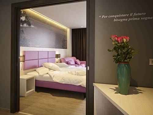Imagen de la habitación del Hotel La Fiorita. Foto 6