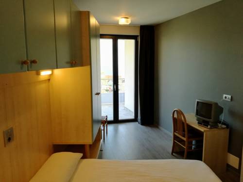 Imagen de la habitación del Hotel La Fiorita. Foto 9