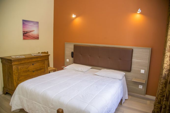 Imagen de la habitación del Hotel La Flambée. Foto 9