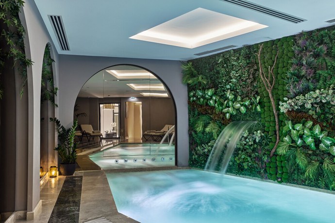 Imagen de la piscina del Hotel La Fleur Boutique 5*. Foto 17