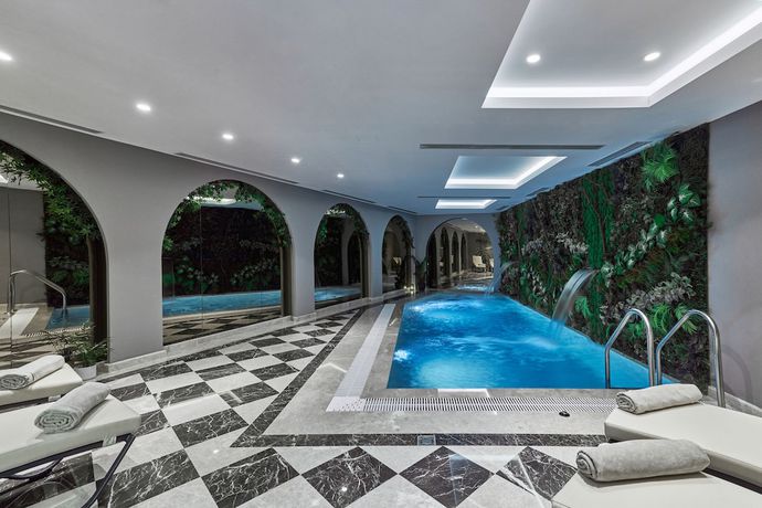 Imagen de la piscina del Hotel La Fleur Boutique 5*. Foto 20