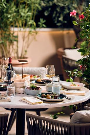 Imagen del bar/restaurante del Hotel La Fleur Boutique 5*. Foto 2