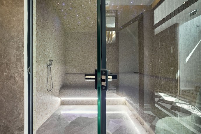 Imagen de la piscina del Hotel La Fleur Boutique. Foto 18