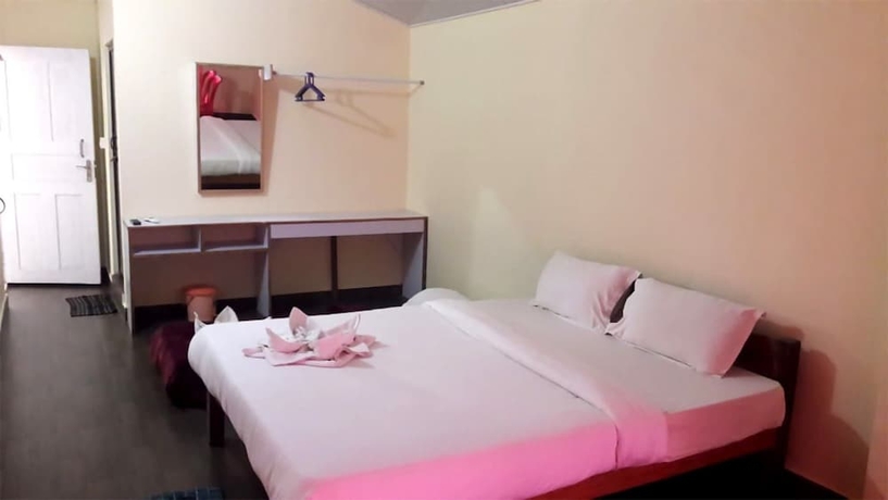 Imagen de la habitación del Hotel La Flora Beverly Hill Resort. Foto 5