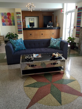 Imagen de los interiores del Hotel La Flora. Foto 15