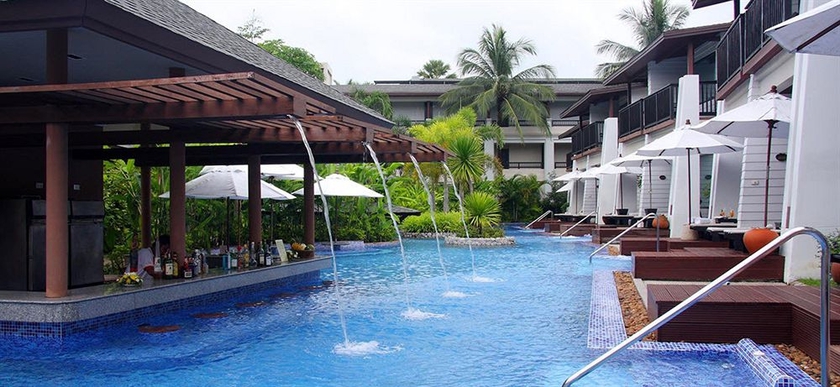 Imagen de la piscina del Hotel La Flora Khao Lak - Sha Extra Plus. Foto 15