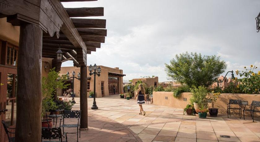 Imagen de los exteriores del Hotel La Fonda On The Plaza. Foto 7