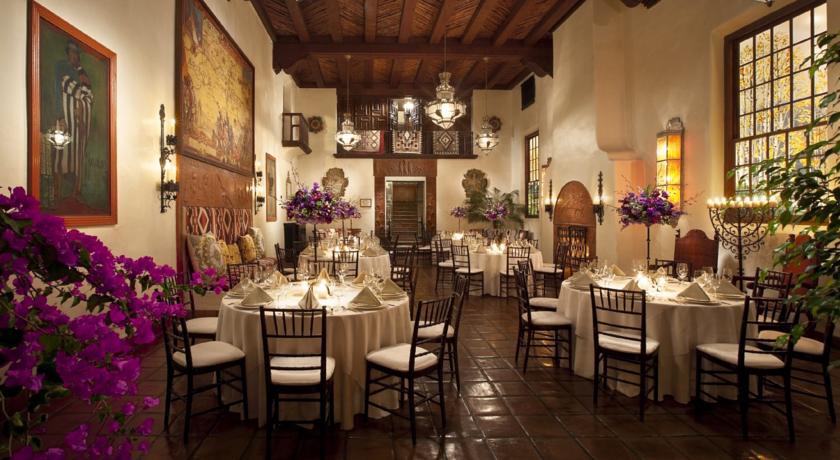 Imagen del bar/restaurante del Hotel La Fonda On The Plaza. Foto 2