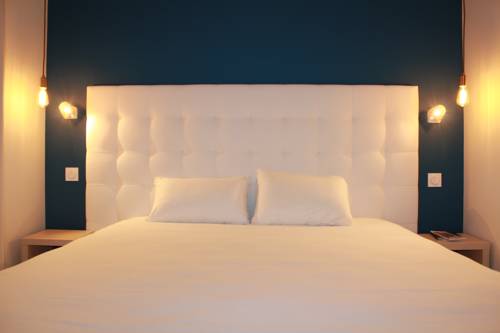 Imagen de la habitación del Hotel La Fontaine Caen Centre. Foto 9