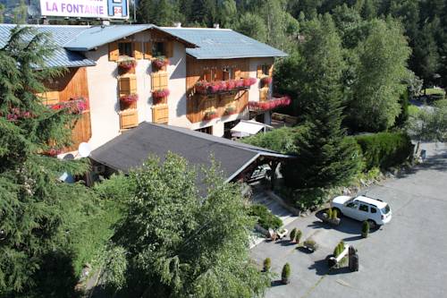 Imagen de los exteriores del Hotel La Fontaine, Les Houches. Foto 17
