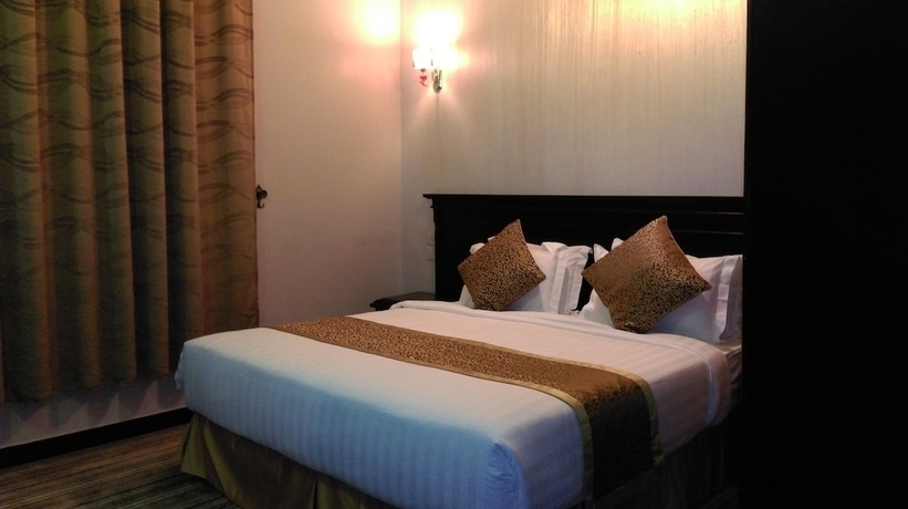 Imagen de la habitación del Hotel La Fontaine Sarat Abha Hotel. Foto 6