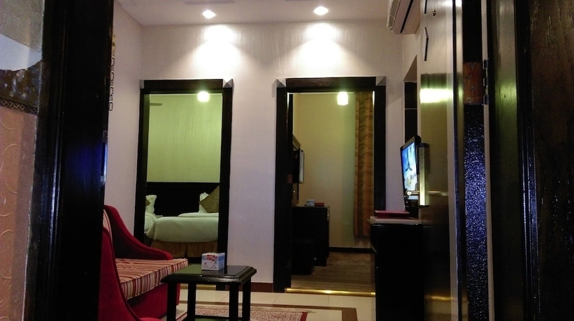 Imagen de la habitación del Hotel La Fontaine Sarat Abha Hotel. Foto 14