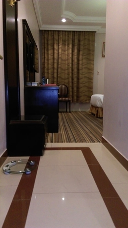 Imagen de la habitación del Hotel La Fontaine Sarat Abha Hotel. Foto 16