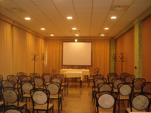 Imagen general del Hotel La Fonte a 300m uscita A14 Pescara Nord. Foto 3