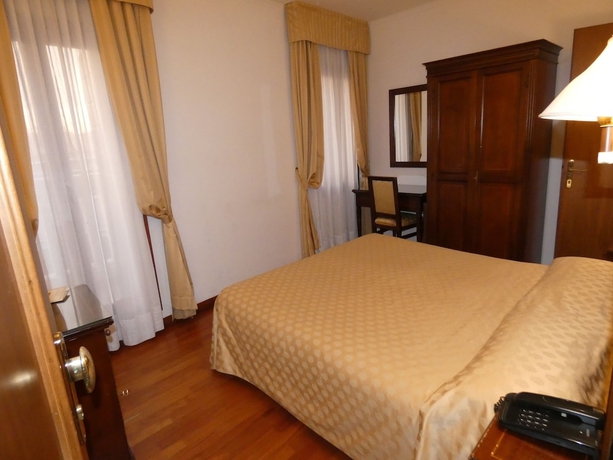 Imagen de la habitación del Hotel La Forcola. Foto 4