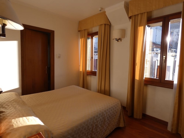 Imagen de la habitación del Hotel La Forcola. Foto 10