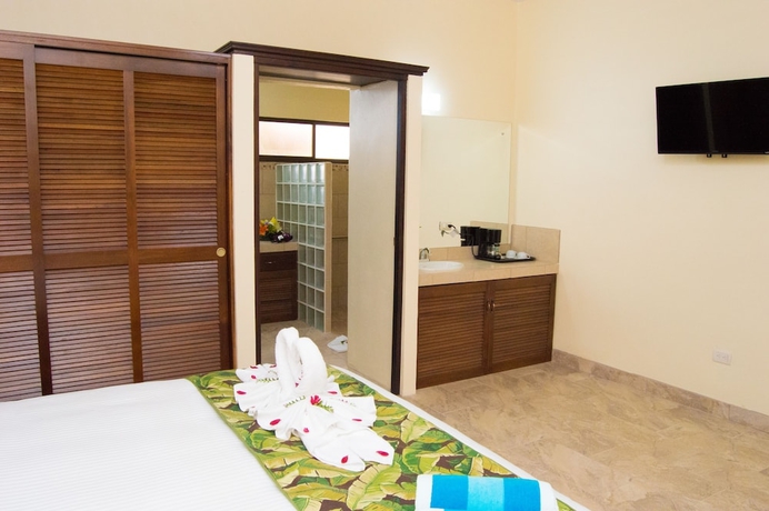 Imagen de la habitación del Hotel La Foresta Nature Resort. Foto 5