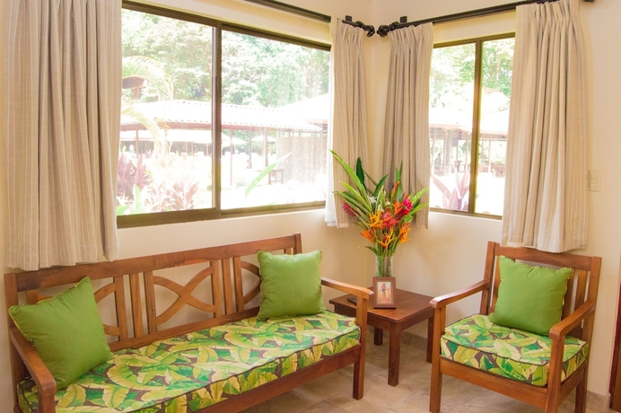 Imagen de la habitación del Hotel La Foresta Nature Resort. Foto 7