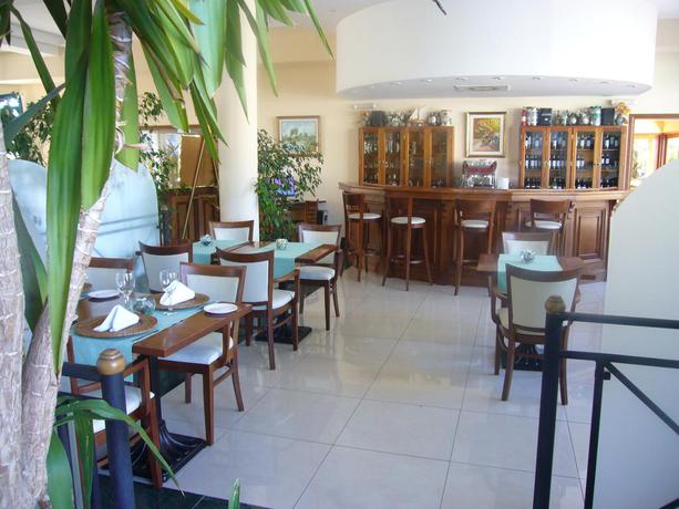 Imagen del bar/restaurante del Hotel La Foret, PUNTA DEL ESTE. Foto 2