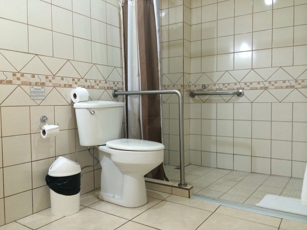 Imagen de la habitación del Hotel La Fortuna. Foto 6