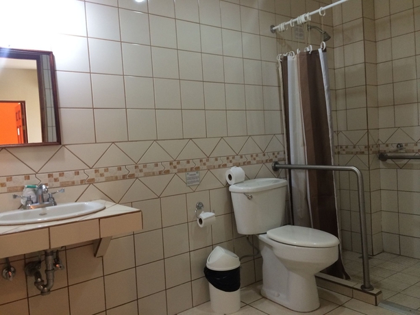 Imagen de la habitación del Hotel La Fortuna. Foto 7