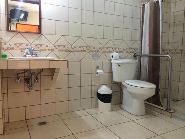 Imagen de la habitación del Hotel La Fortuna. Foto 8