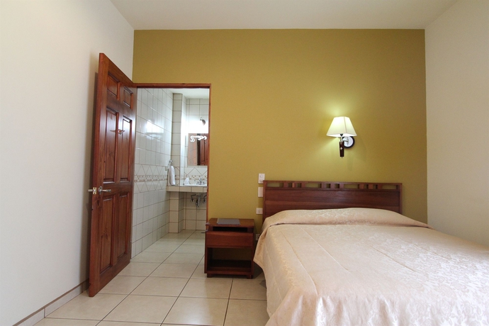 Imagen de la habitación del Hotel La Fortuna. Foto 13