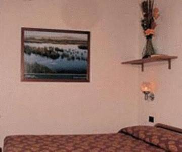 Imagen de la habitación del Hotel La Fraderiana. Foto 11