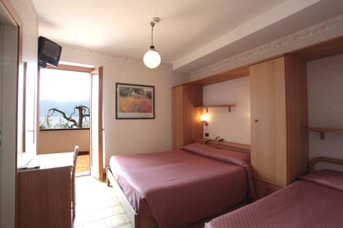 Imagen de la habitación del Hotel La Fraderiana. Foto 16