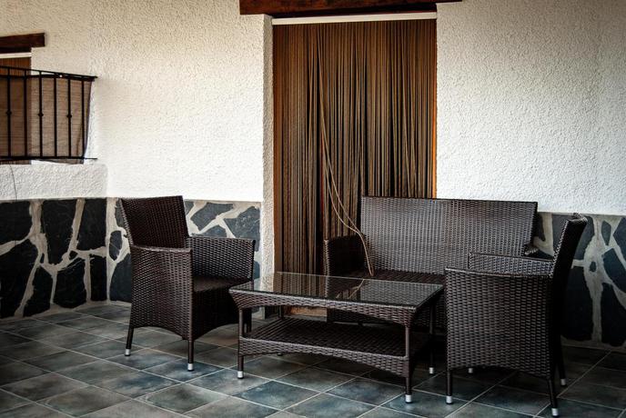 Imagen de los exteriores del Hotel La Fragua Ii. Foto 13