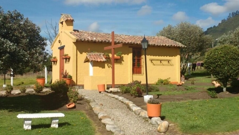 Imagen de los exteriores del Hotel La Franchesca. Foto 12