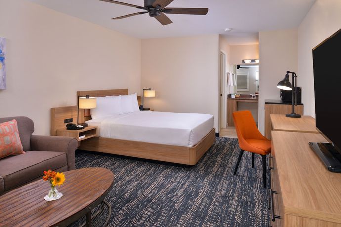 Imagen de la habitación del Hotel La Fuente Inn and Suites. Foto 17