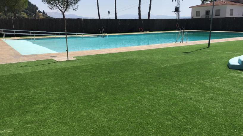 Imagen de la piscina del Hotel La Fuentecilla. Foto 8