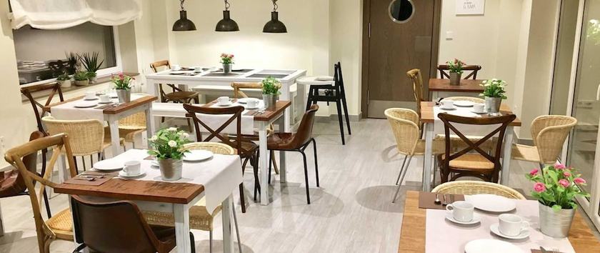 Imagen del bar/restaurante del Hotel La Fuentona De Santillana. Foto 3