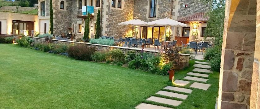 Imagen de los interiores del Hotel La Fuentona De Santillana. Foto 12