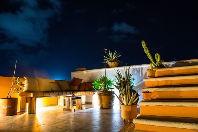 Imagen de la piscina del Hotel La Galeria By Bunik. Foto 15