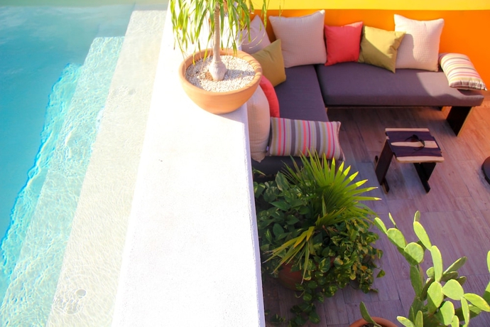 Imagen de la piscina del Hotel La Galeria By Bunik. Foto 17