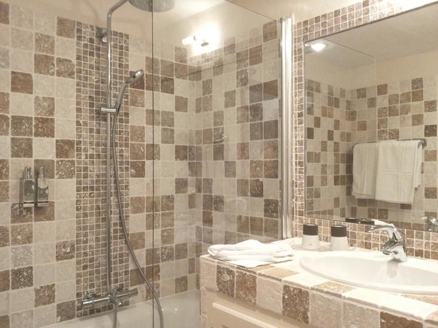 Imagen de la habitación del Hotel La Garbine. Foto 2