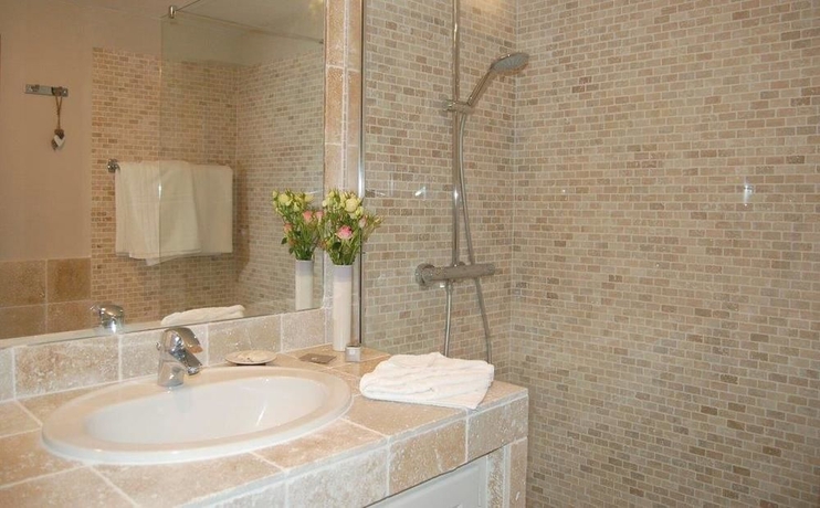 Imagen de la habitación del Hotel La Garbine. Foto 3