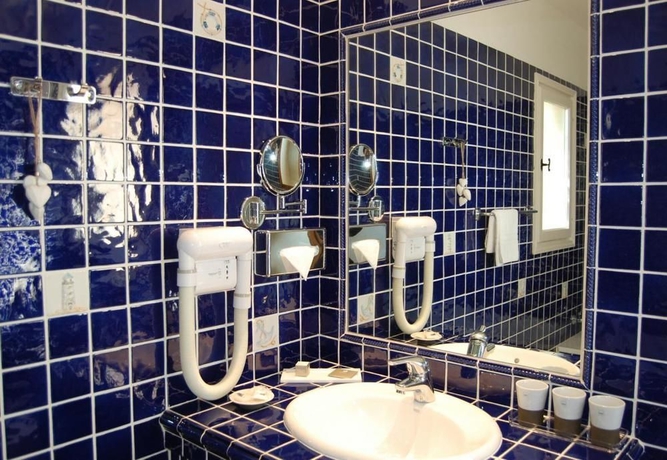 Imagen de la habitación del Hotel La Garbine. Foto 12